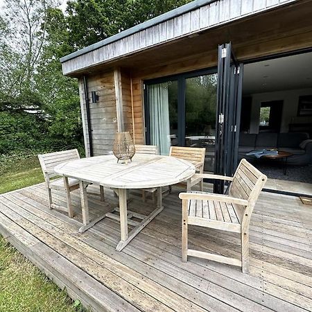 Beautiful Cabin With Pond View Steyning Dış mekan fotoğraf