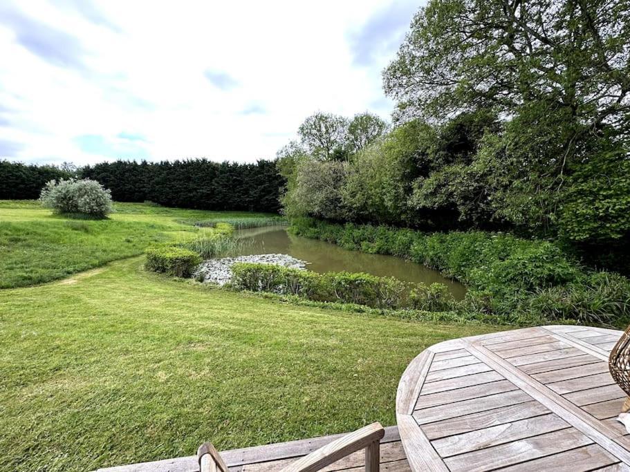 Beautiful Cabin With Pond View Steyning Dış mekan fotoğraf